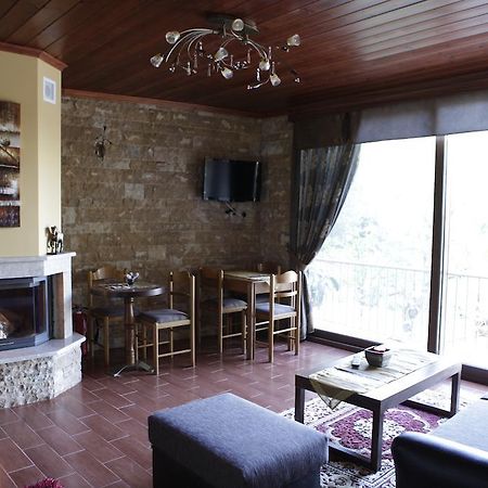 Apartamento Xenonas Platia Káto Loutrákion Exterior foto