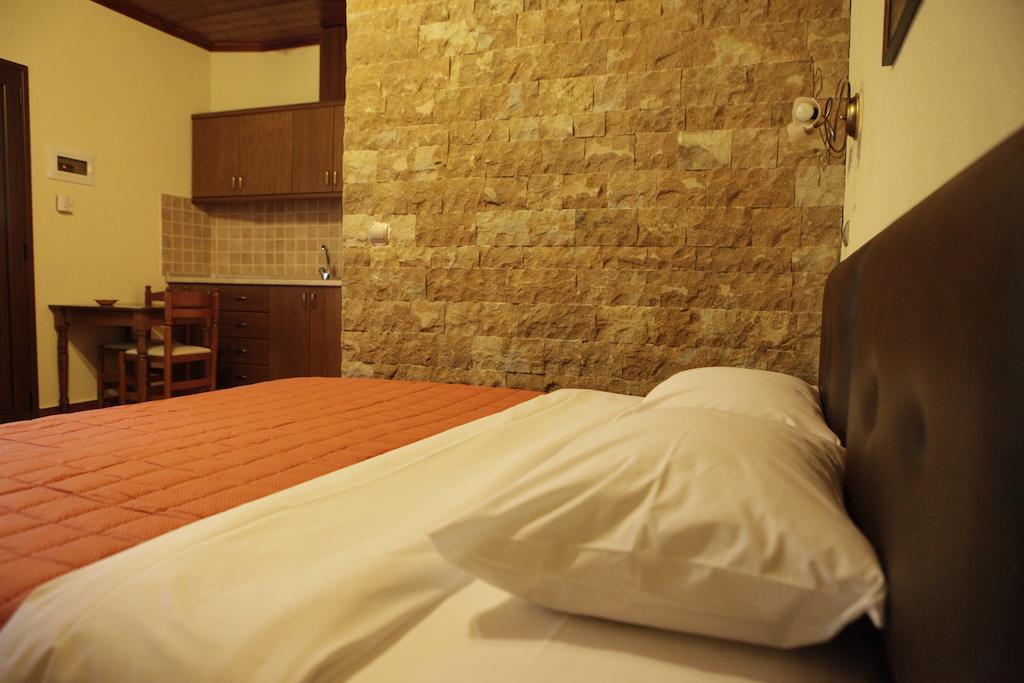 Apartamento Xenonas Platia Káto Loutrákion Exterior foto