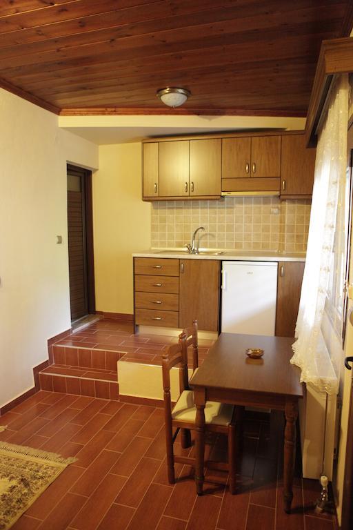 Apartamento Xenonas Platia Káto Loutrákion Exterior foto