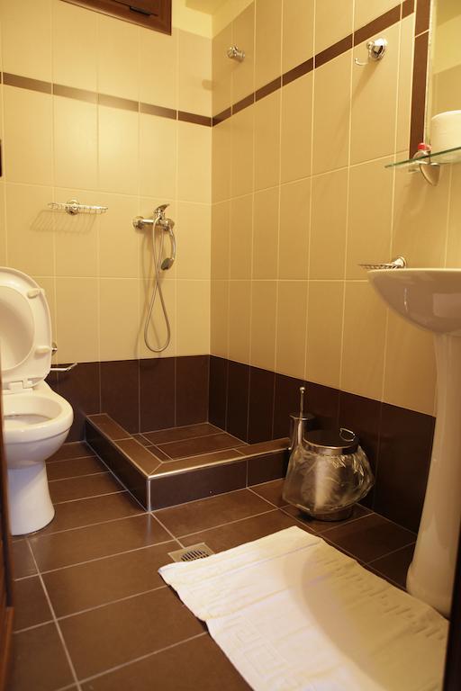 Apartamento Xenonas Platia Káto Loutrákion Exterior foto