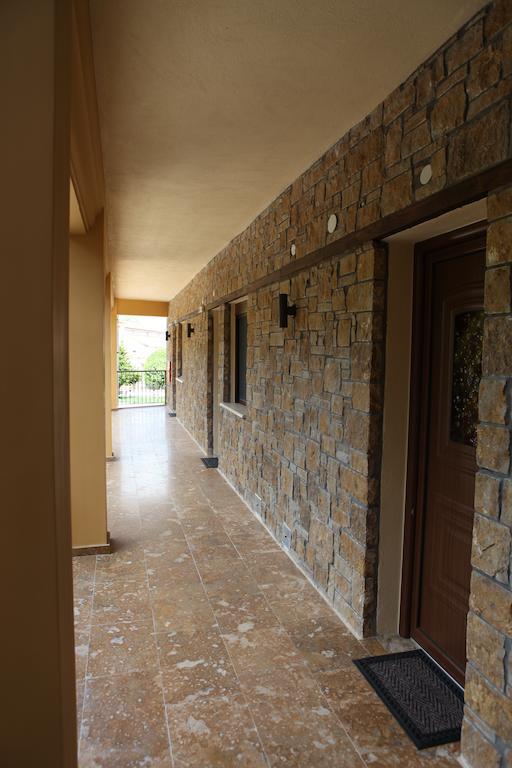 Apartamento Xenonas Platia Káto Loutrákion Exterior foto