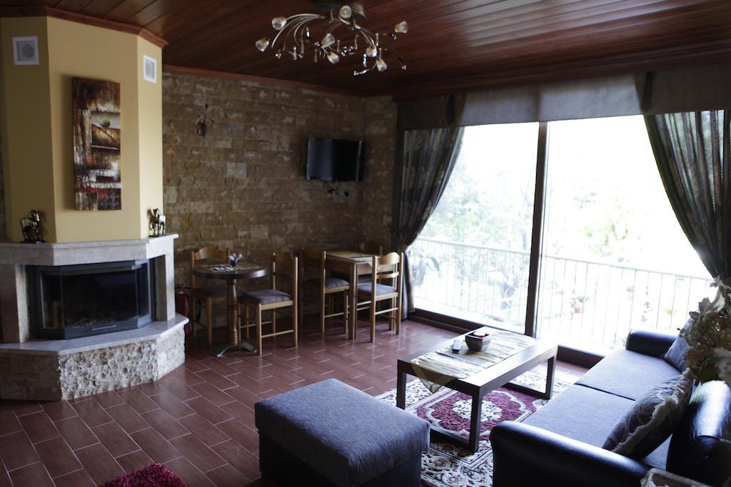 Apartamento Xenonas Platia Káto Loutrákion Exterior foto