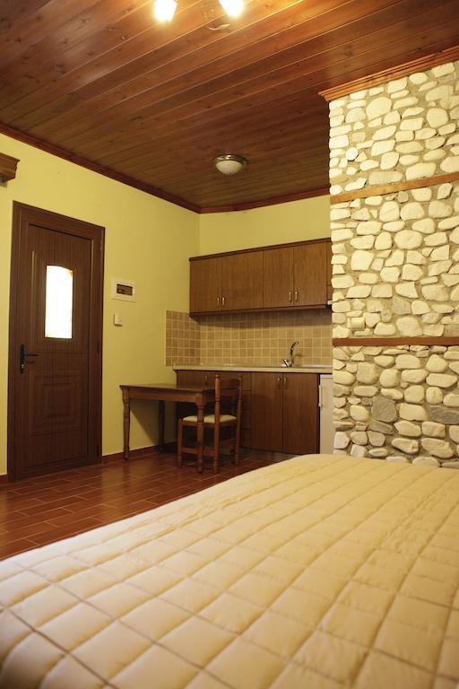 Apartamento Xenonas Platia Káto Loutrákion Exterior foto